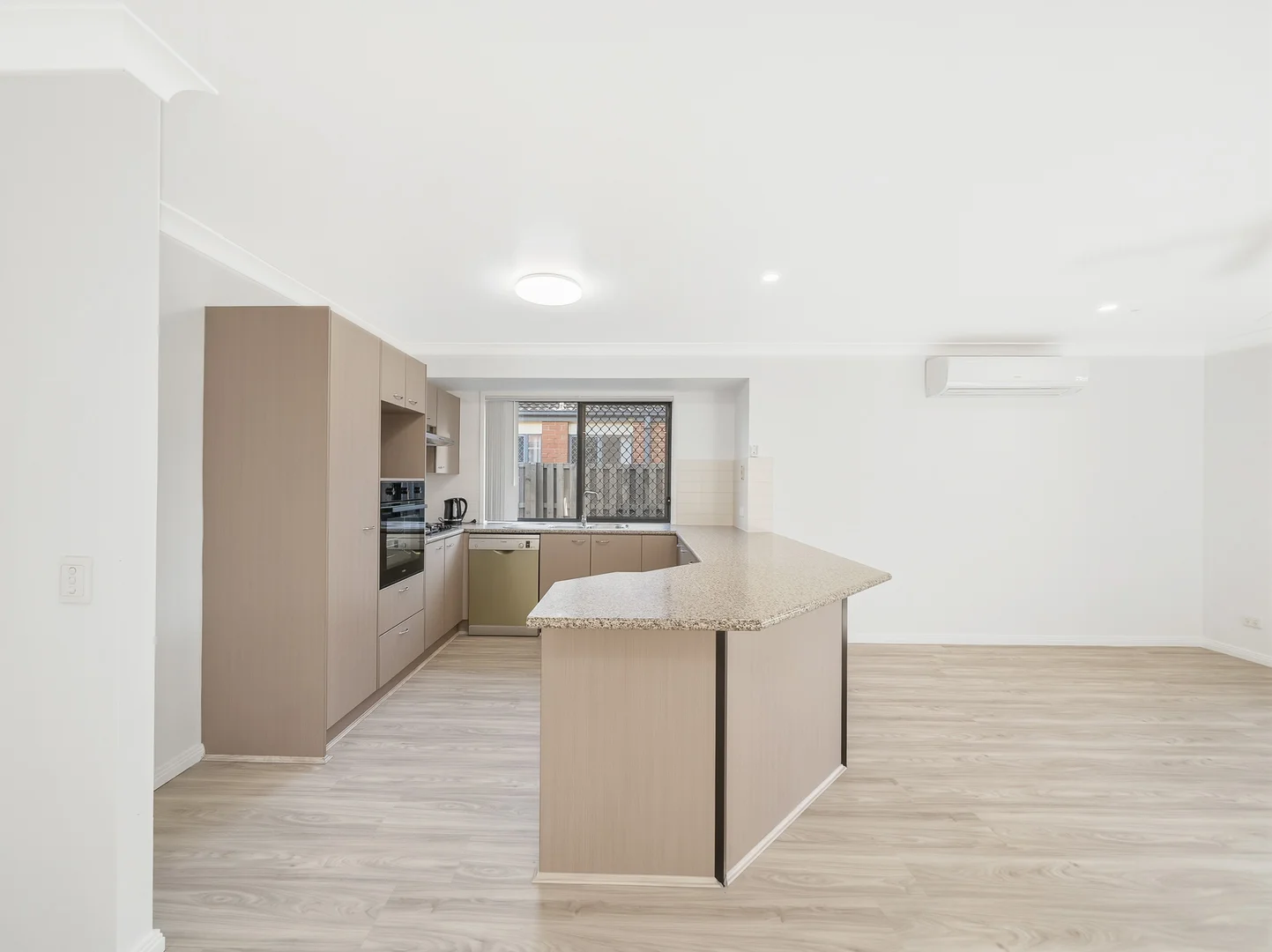 32 Diamond Avenue, Kallangur QLD 4503 photo 3