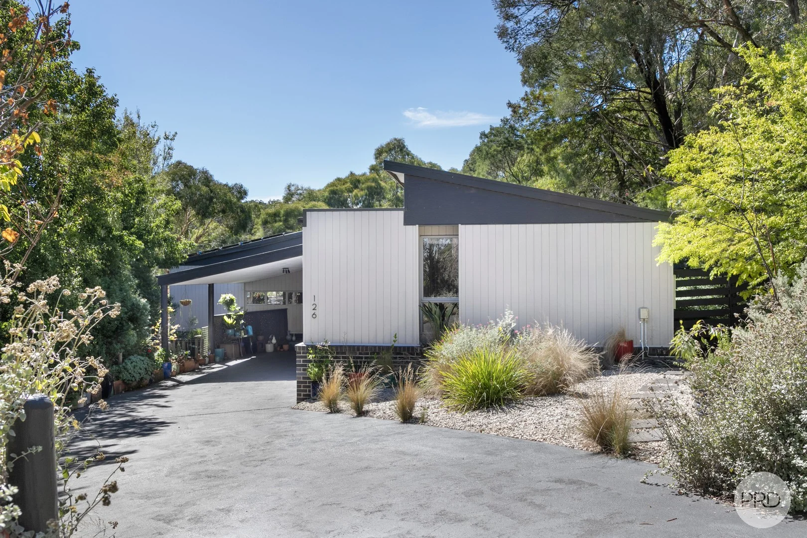 126 Moss Avenue, Mount Helen VIC 3350