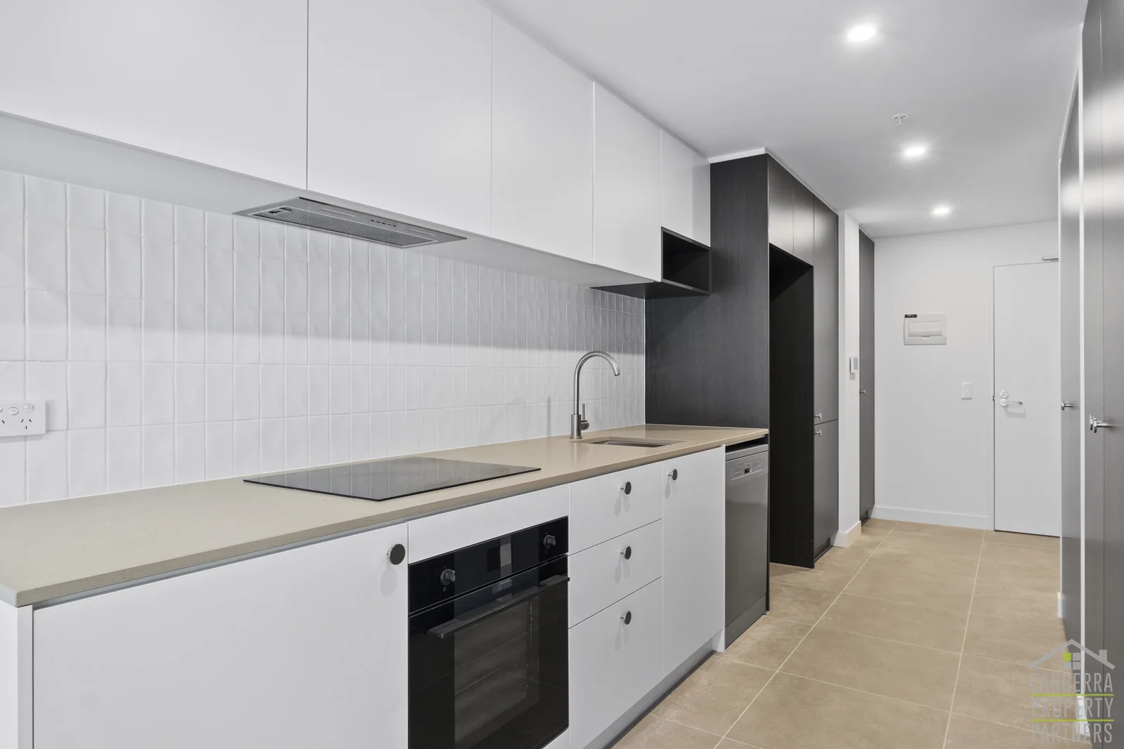 604/2 Furzer Street, Phillip ACT 2606 photo 2