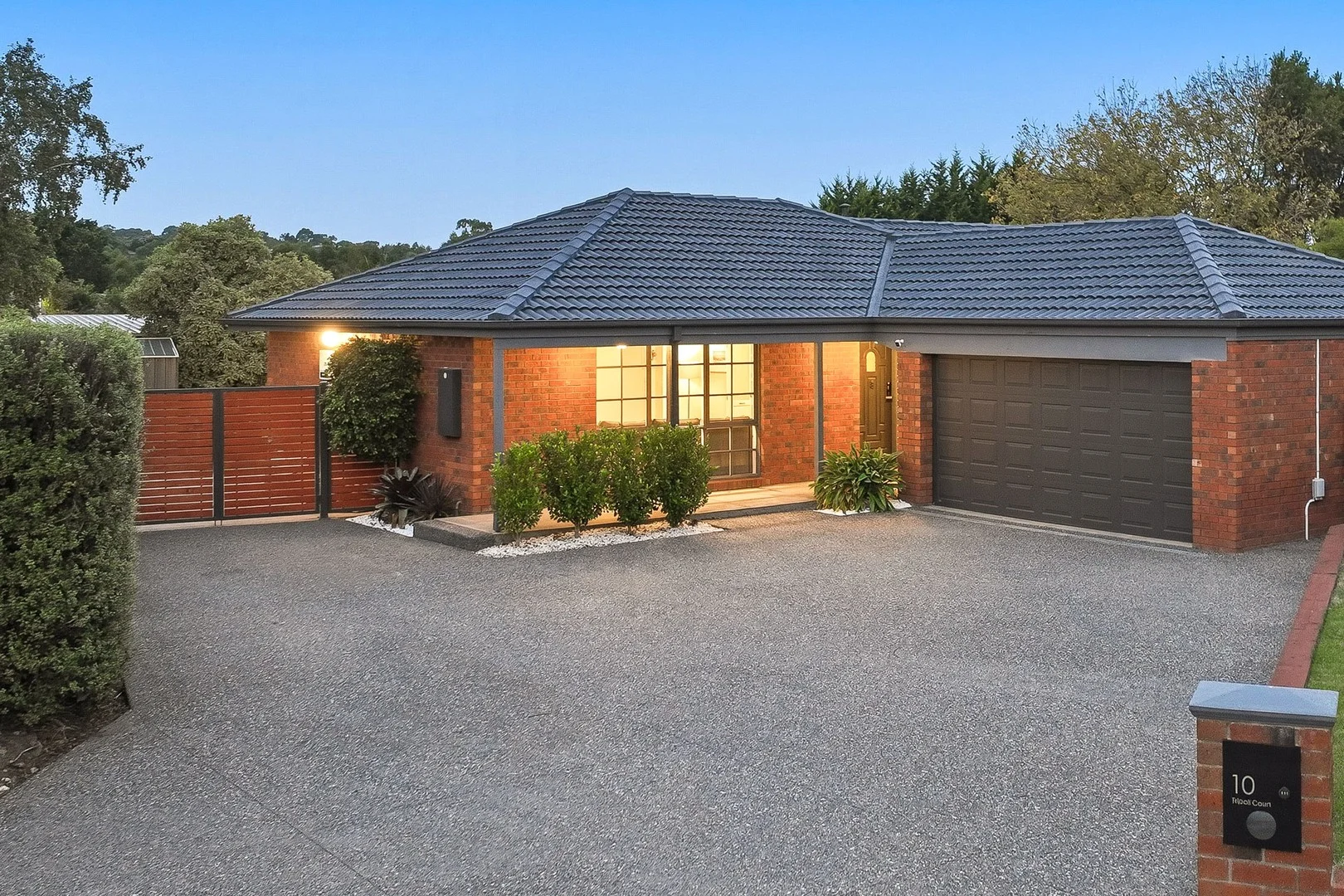 10 Tripoli Court, Hallam VIC 3803