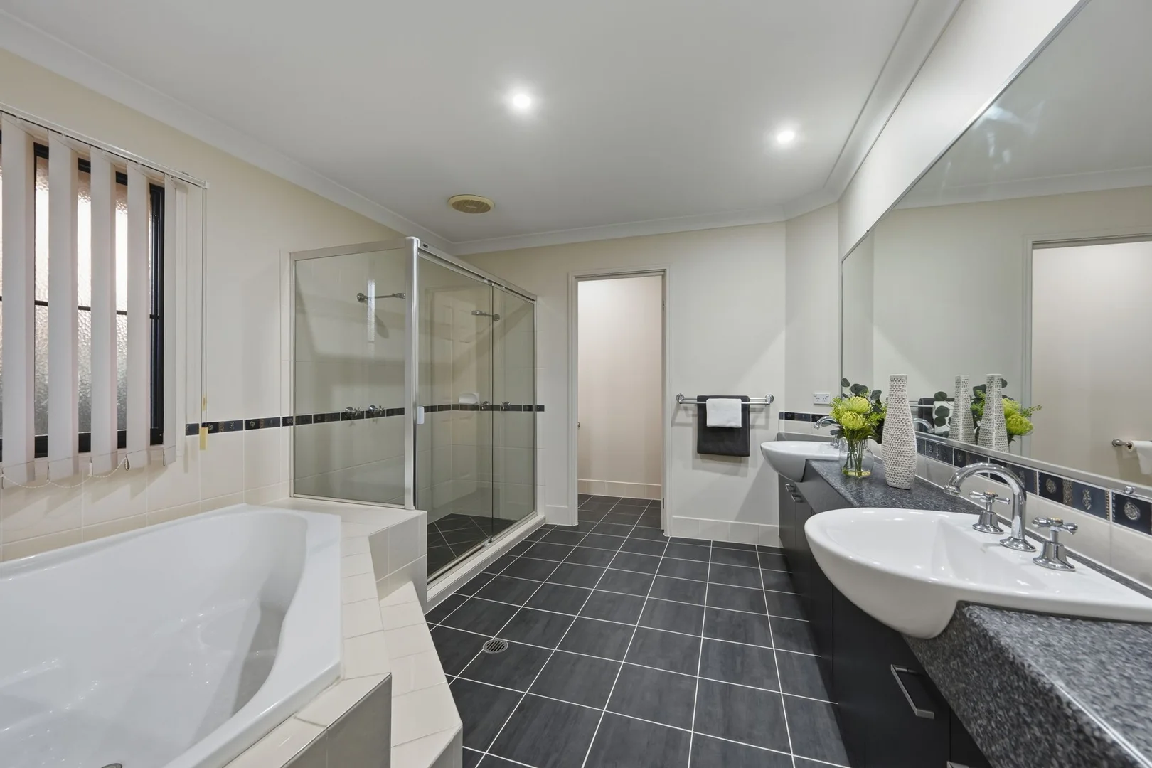 Additional image 16 of 8 Lomond Place, Parkinson QLD 4115