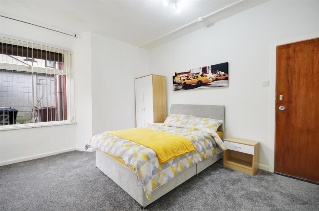 Sandringham Road, Darwen - Bedsit