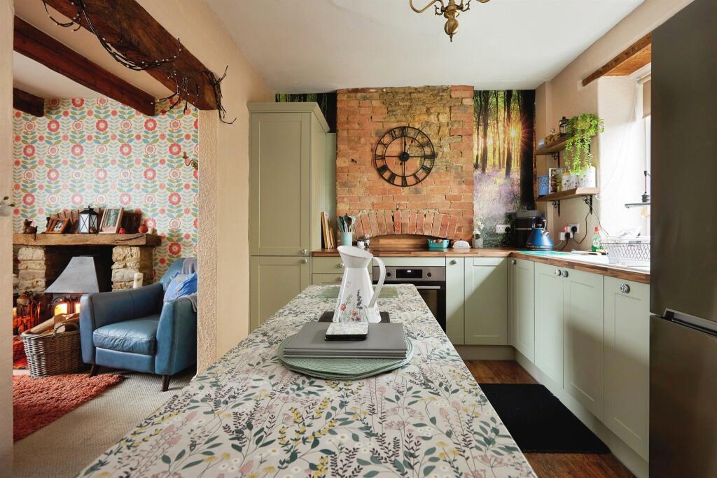 Priory Villas, WINCANTON photo 5