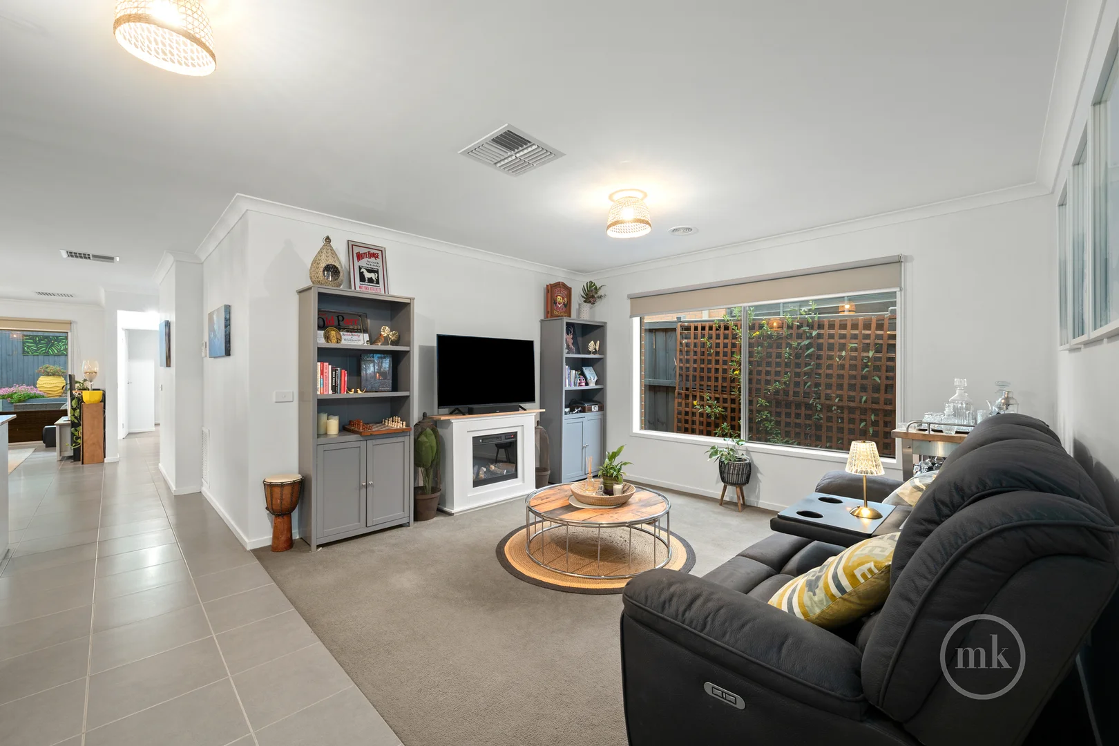 33 Peterborough Drive, Doreen VIC 3754 photo 2