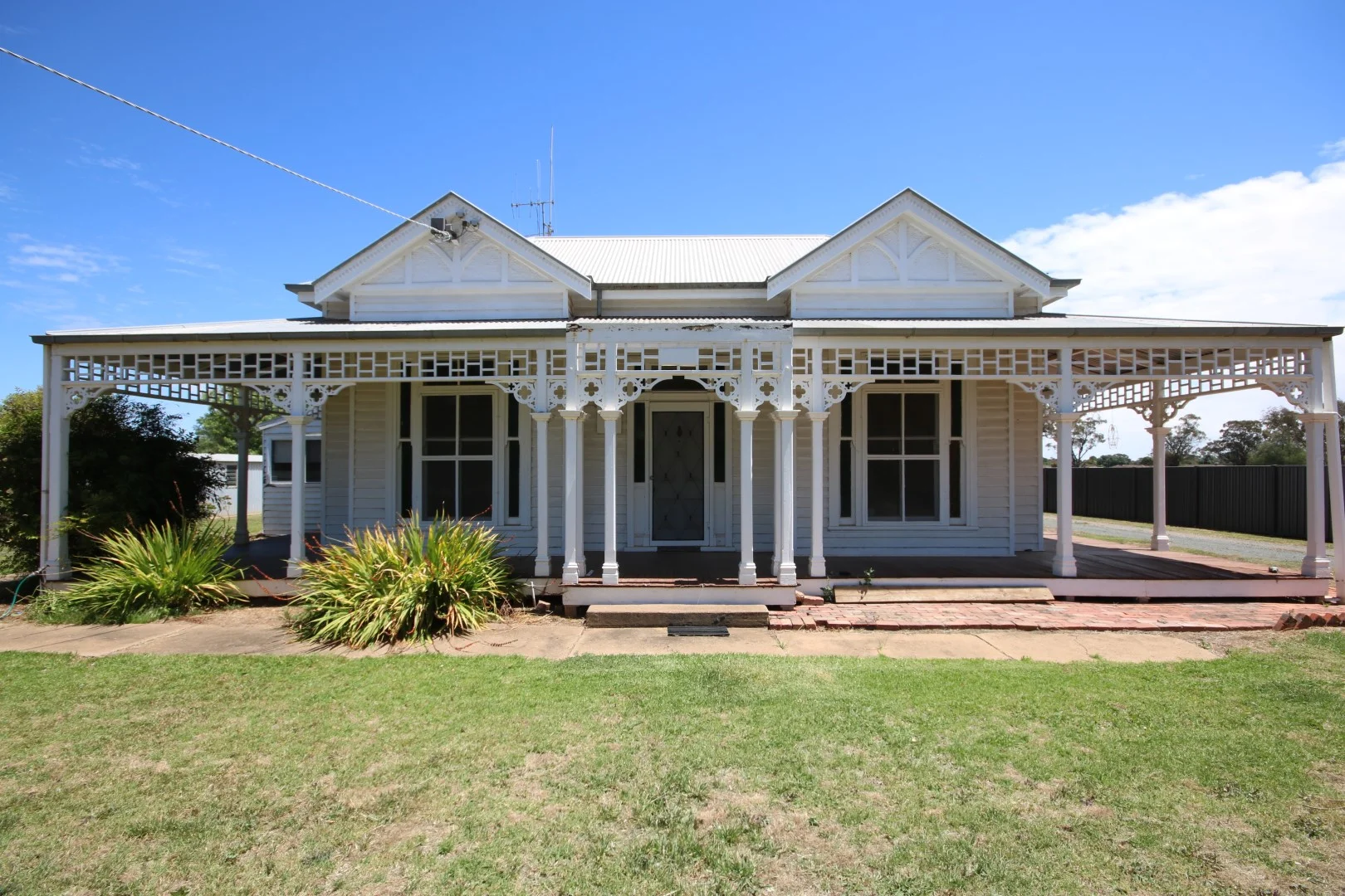 46 Railway Road, Rochester VIC 3561 photo 2