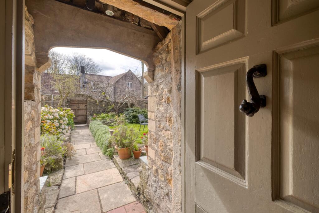 Period home - between Frome and Wells photo 2
