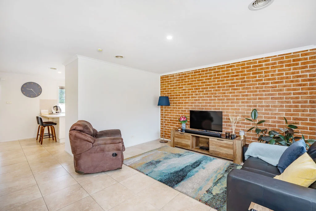 Additional image 3 of 2/31 Walker Crescent, Jerrabomberra NSW 2619