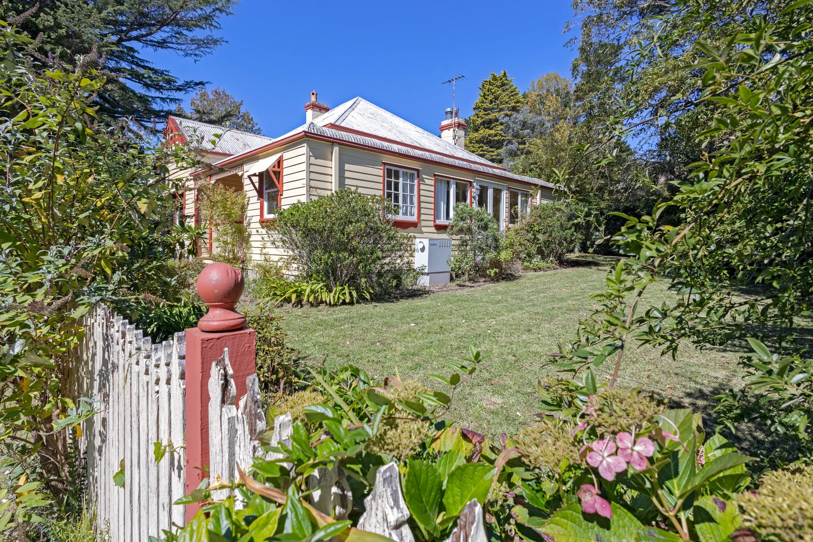 Additional image 2 of 32 Backhouse Street, Wentworth Falls NSW 2782
