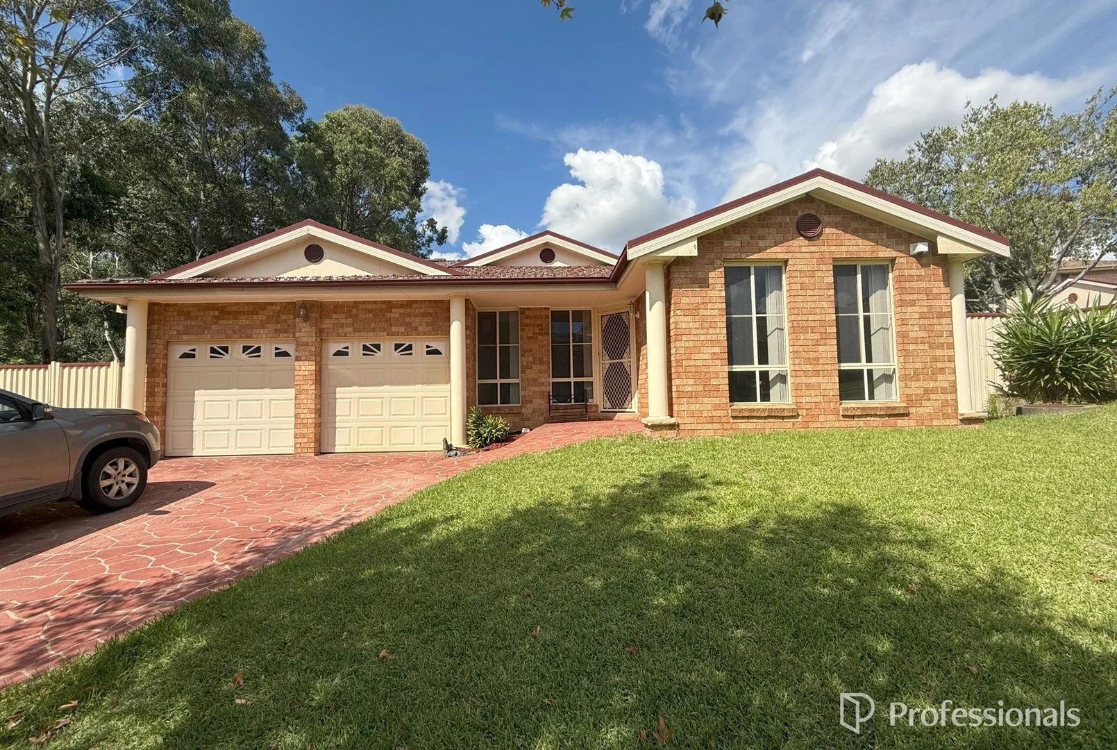 2 Lloyd Place, Casula NSW 2170