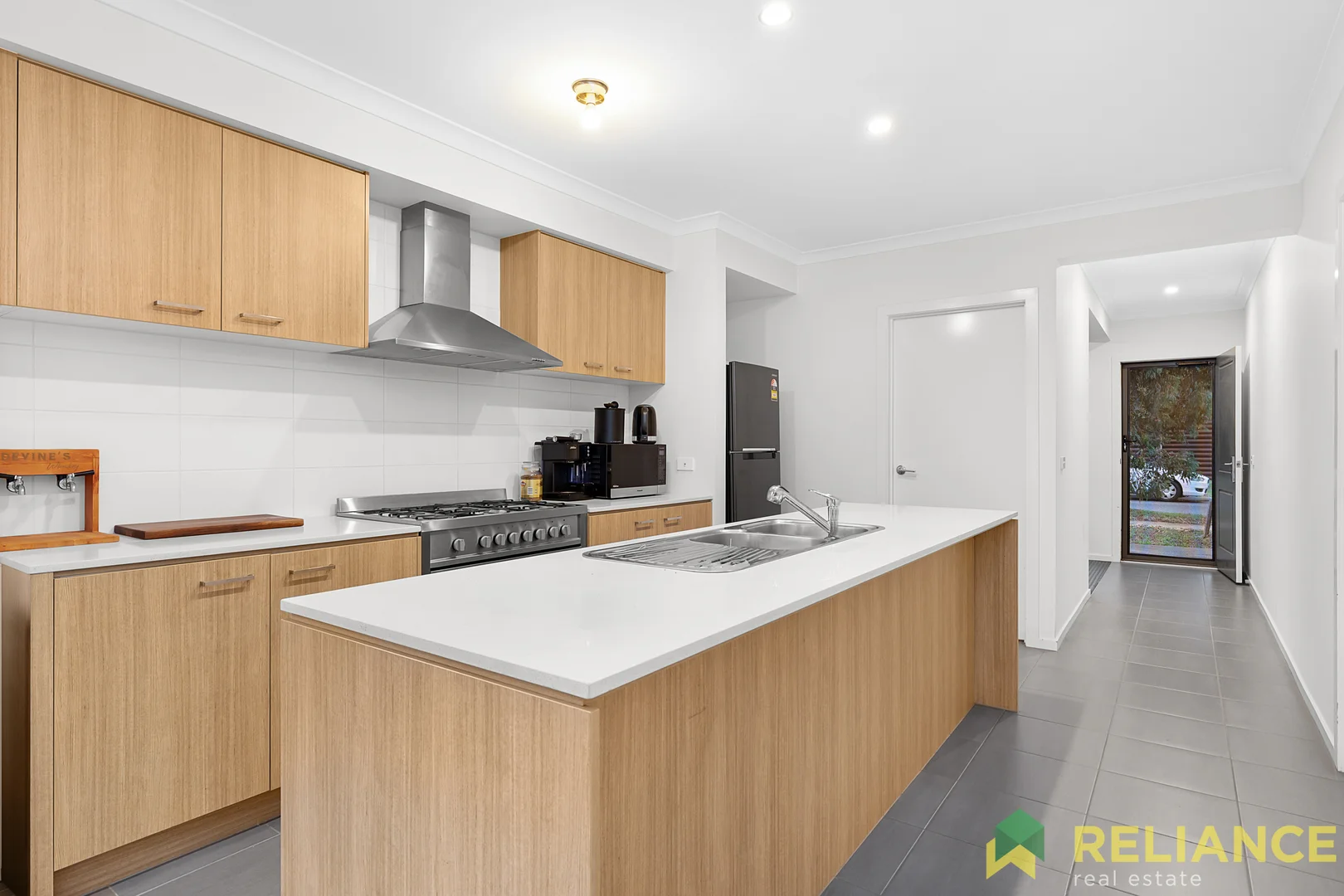 Additional image 5 of 18 Fulham Crescent, Thornhill Park VIC 3335