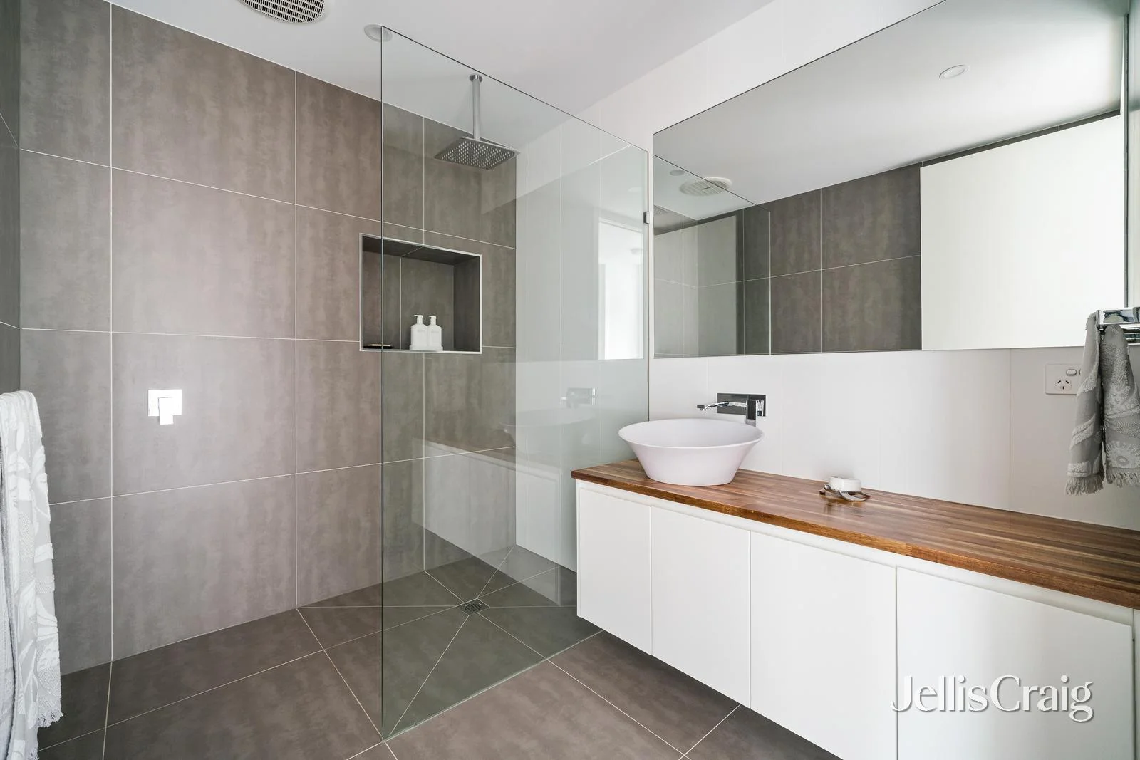 Additional image 12 of 116 Thompson Crescent, Research VIC 3095