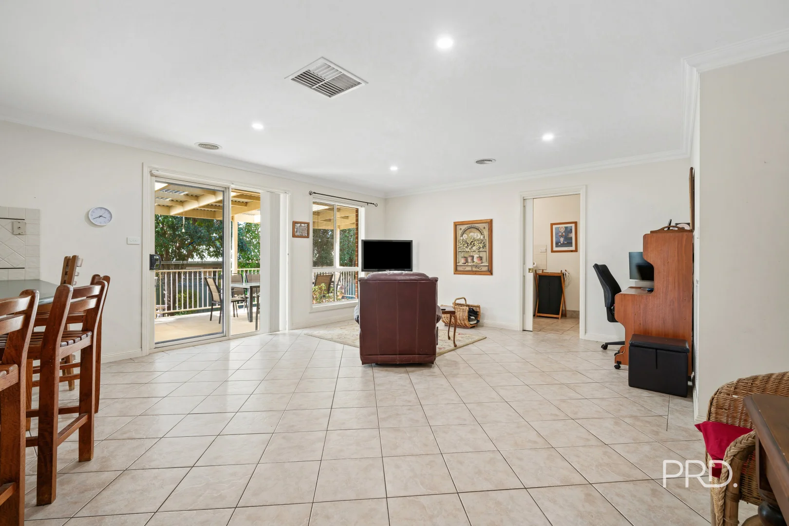 Additional image 6 of 1 Roberts Way, Kooringal NSW 2650
