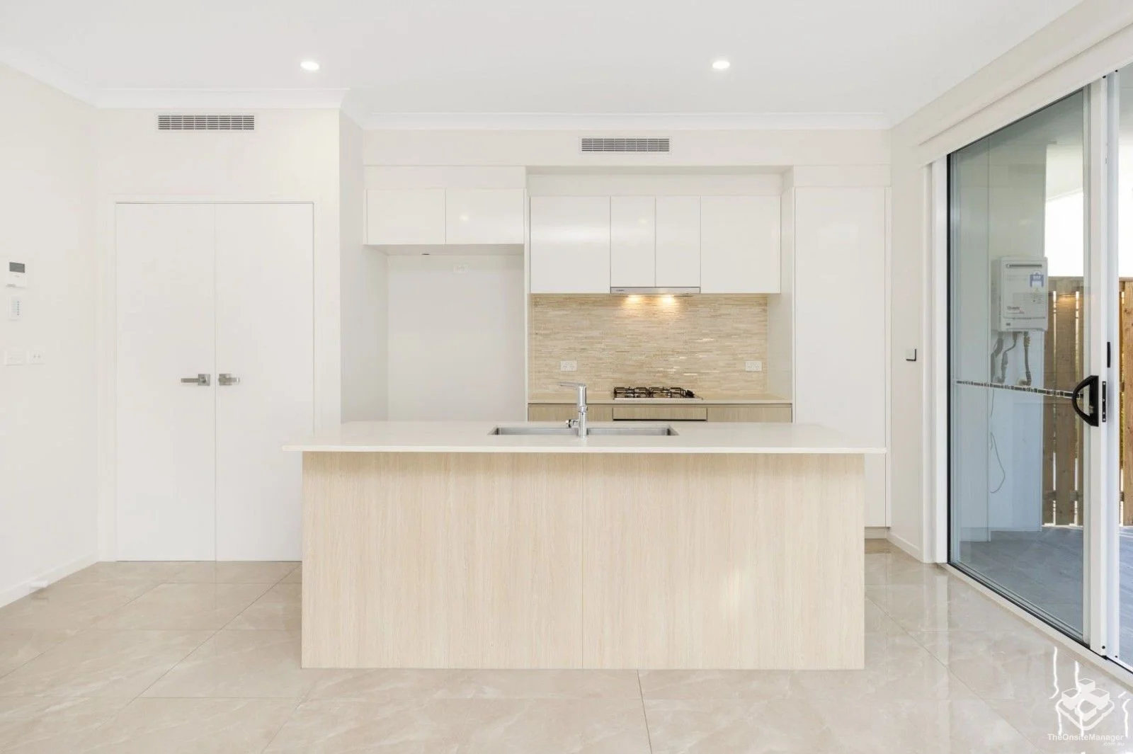 Additional image 8 of ID:21162665/6 Park Cove Boulevard, Hope Island QLD 4212