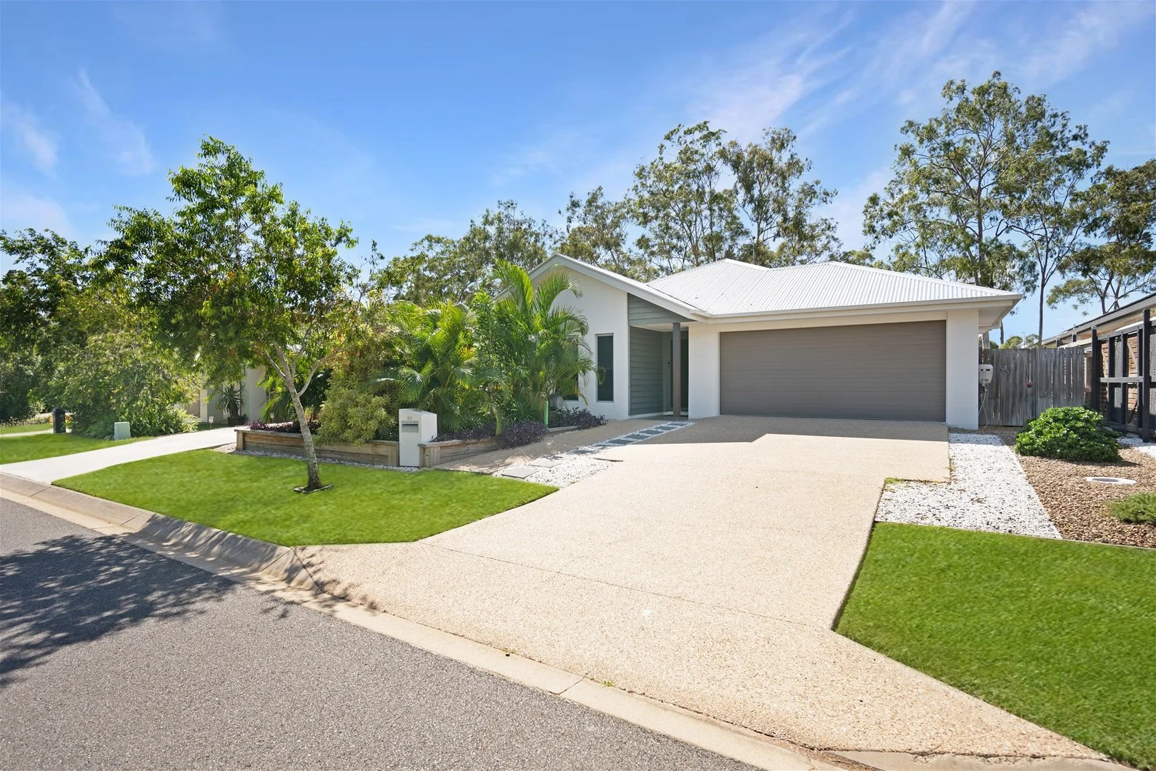 60 Iris Road, Kirkwood QLD 4680