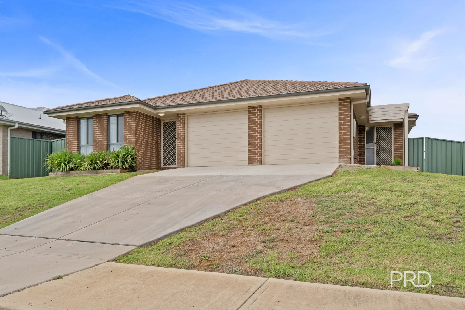 5a Hazelwood Dr, Forest Hill NSW 2651