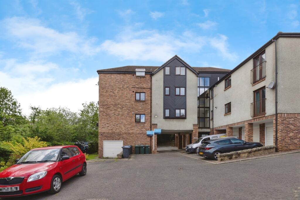 Kirklands Court, Ridgewood Close, Baildon, Shipley