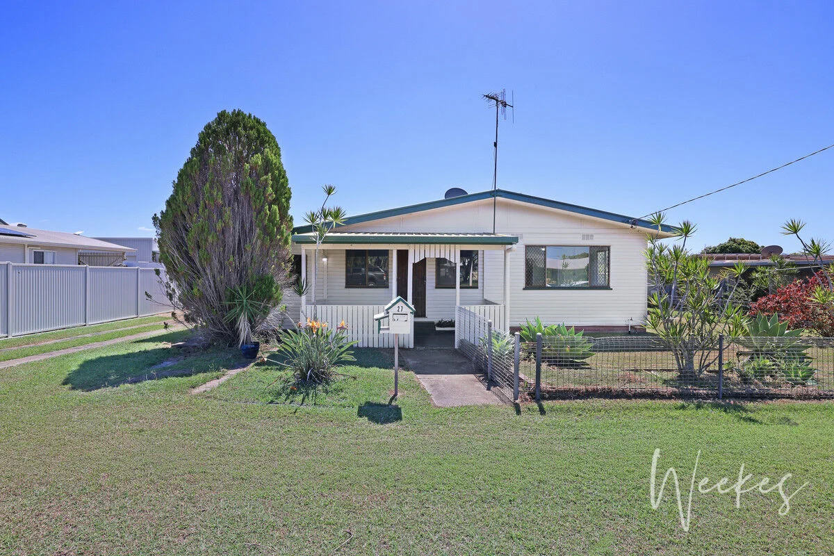 27 Lloyd Street, Walkervale QLD 4670