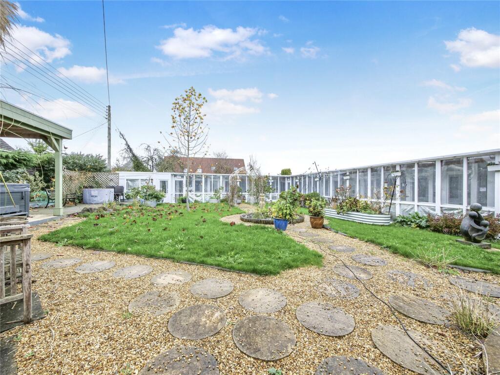 Successful Cattery Business & Family Home photo 2