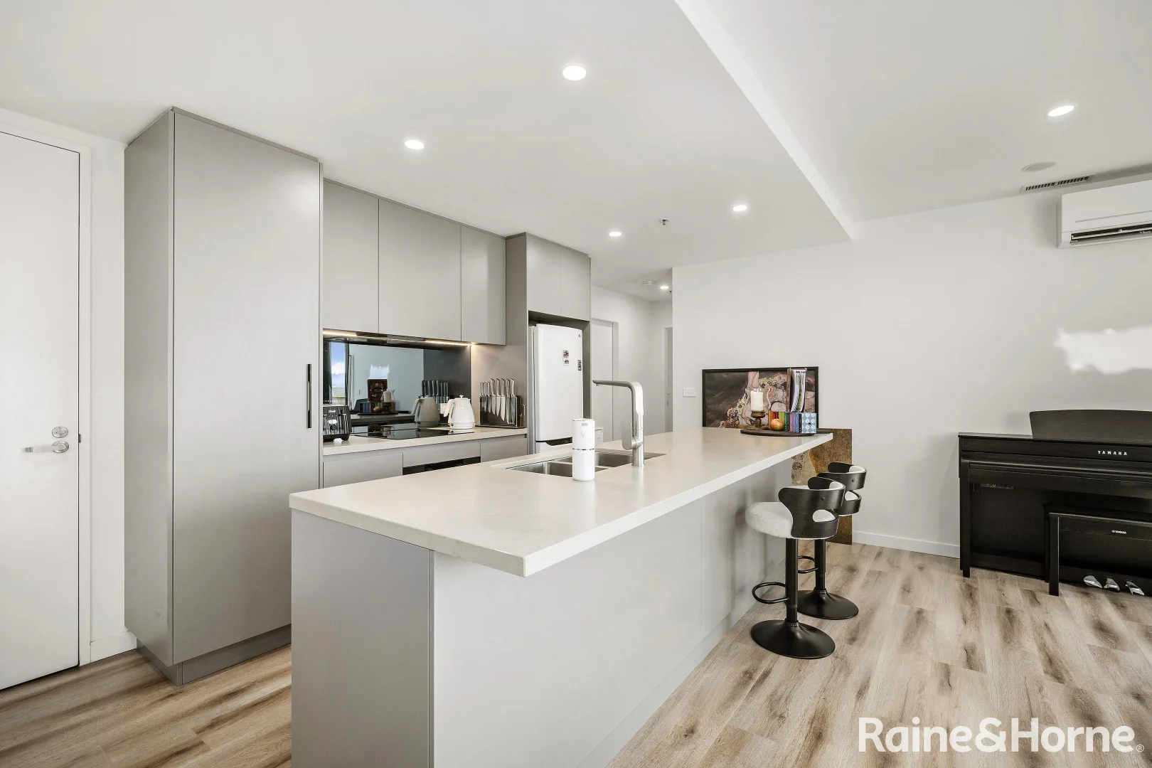 703/49 Furzer Street, Phillip ACT 2606 photo 2
