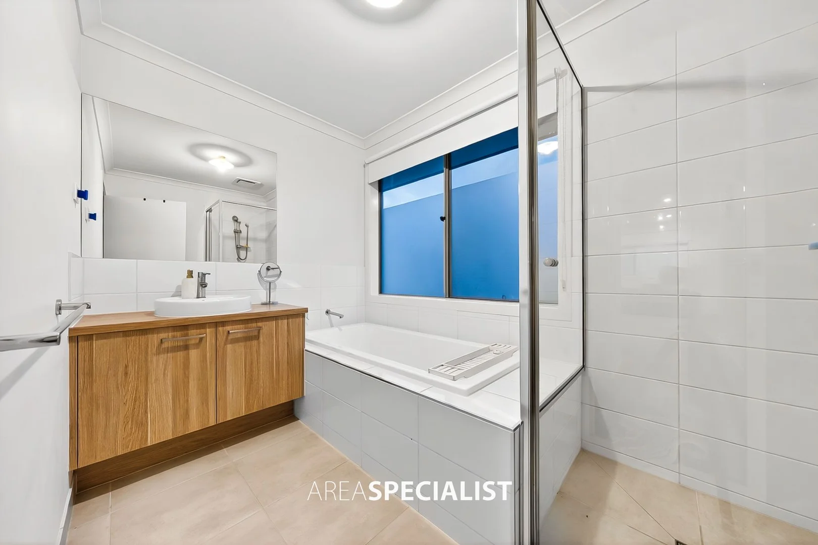 Additional image 14 of 8 Cavern Boulevard, Clyde North VIC 3978