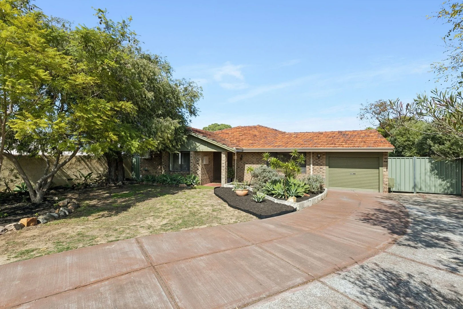 38 BRIDGEWATER DRIVE, Kallaroo WA 6025