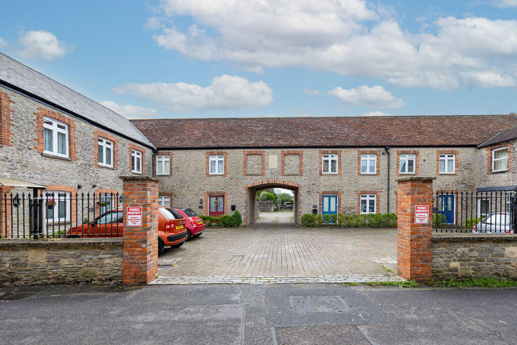 Stunning 3-bedroom Silk Mill Conversion In Evercreech
