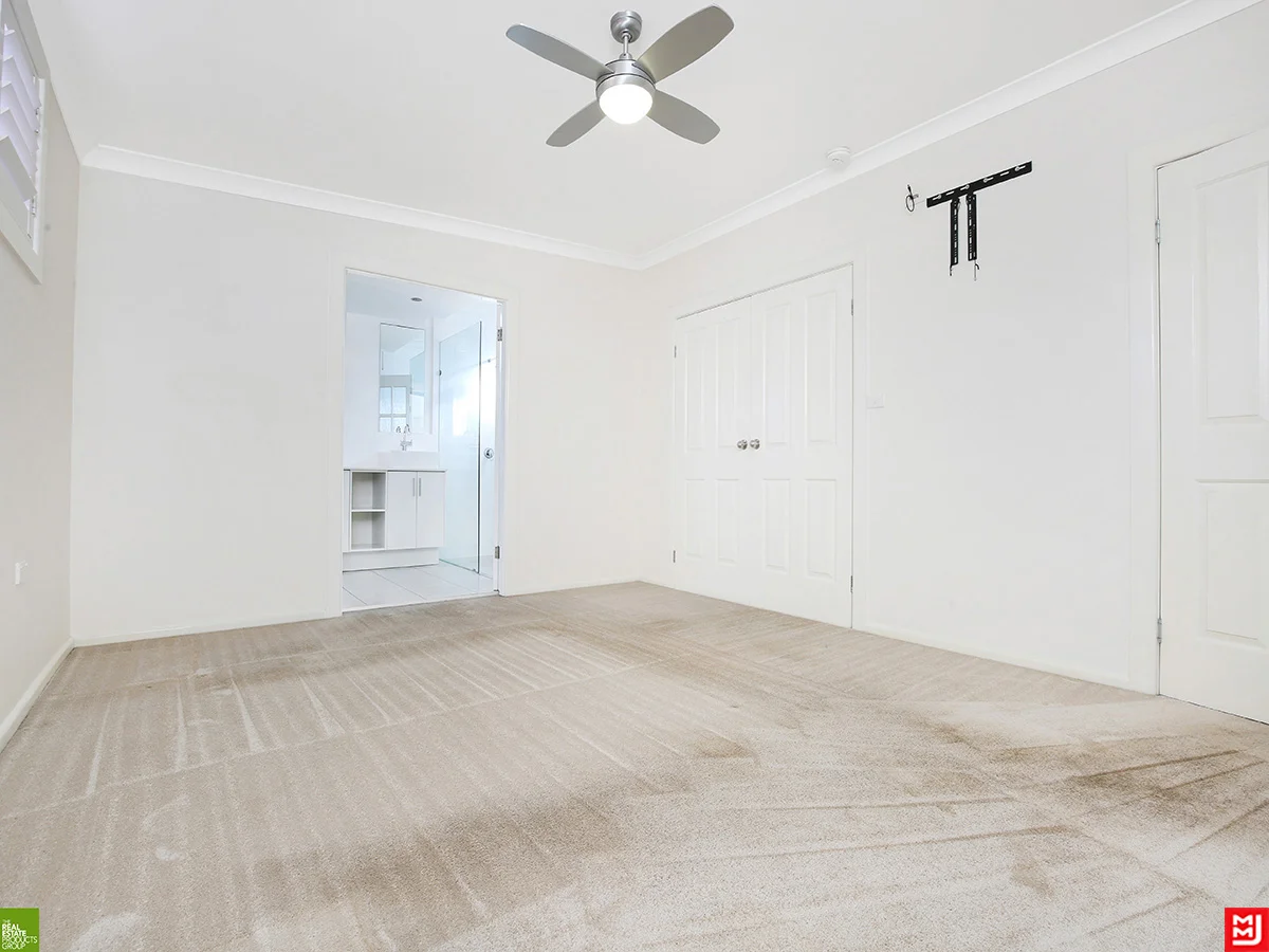 Additional image 5 of 24 Lake Heights Road, Lake Heights NSW 2502