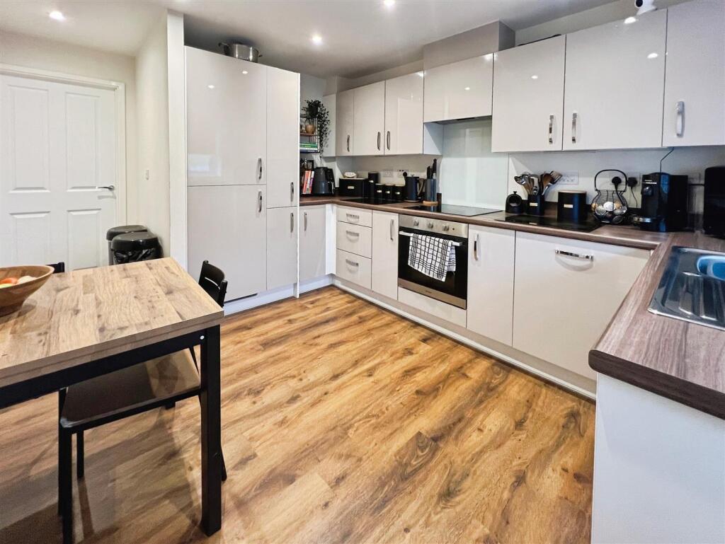 Additional image 6 of Poplars Park Avenue, Bradford, BD2 1FP