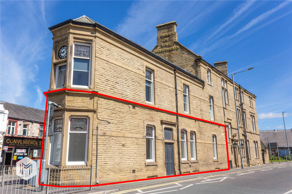 Colne Road, Burnley, BB10 1DU