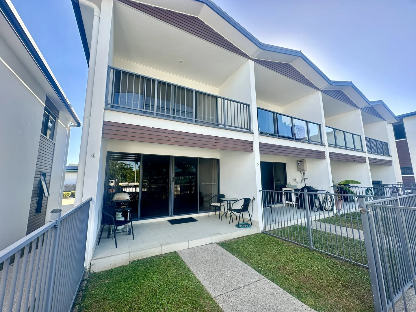 4/74a Powell Street, Bowen QLD 4805