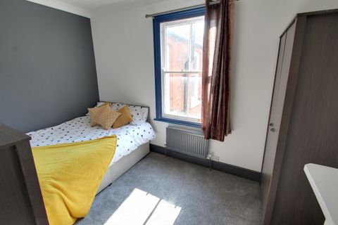 Stretton Road, Leicester LE3, Room to rent