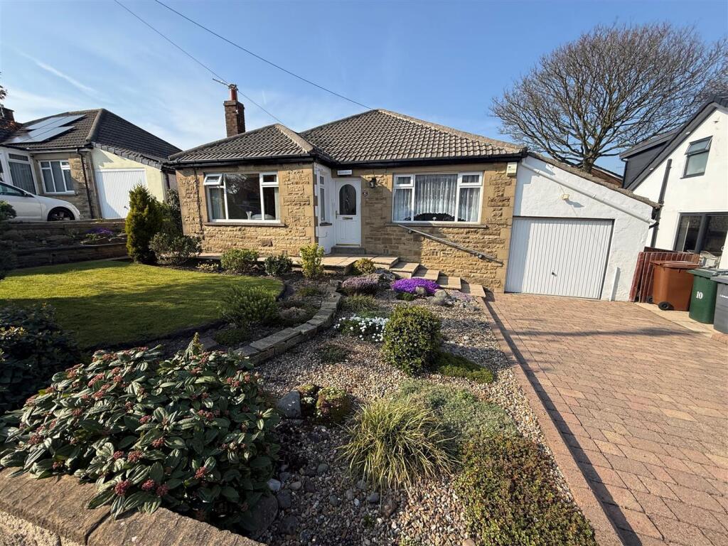 Briarfield Avenue, Idle