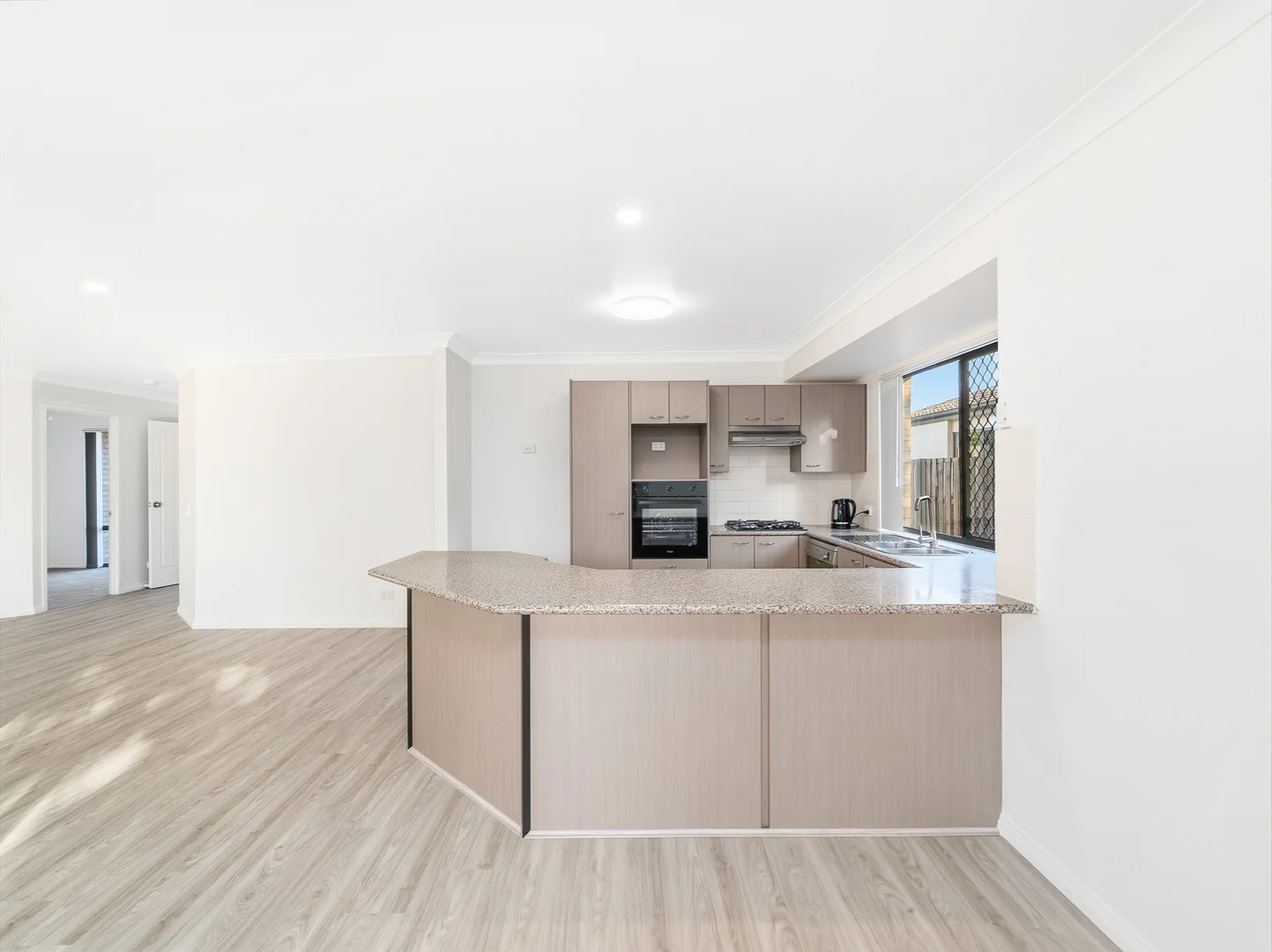 32 Diamond Avenue, Kallangur QLD 4503 photo 4
