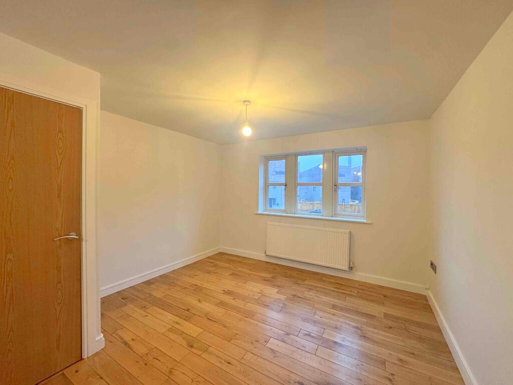 Additional image 6 of Flat 2, 224 Wakefield Road, Drighlington, BD11 1ED