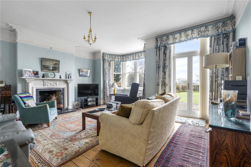 Five Bedroom Detached Victorian House in Wells photo 4