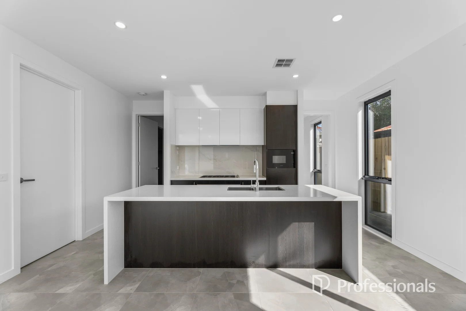 Additional image 3 of 936a Centre Road, Bentleigh East VIC 3165