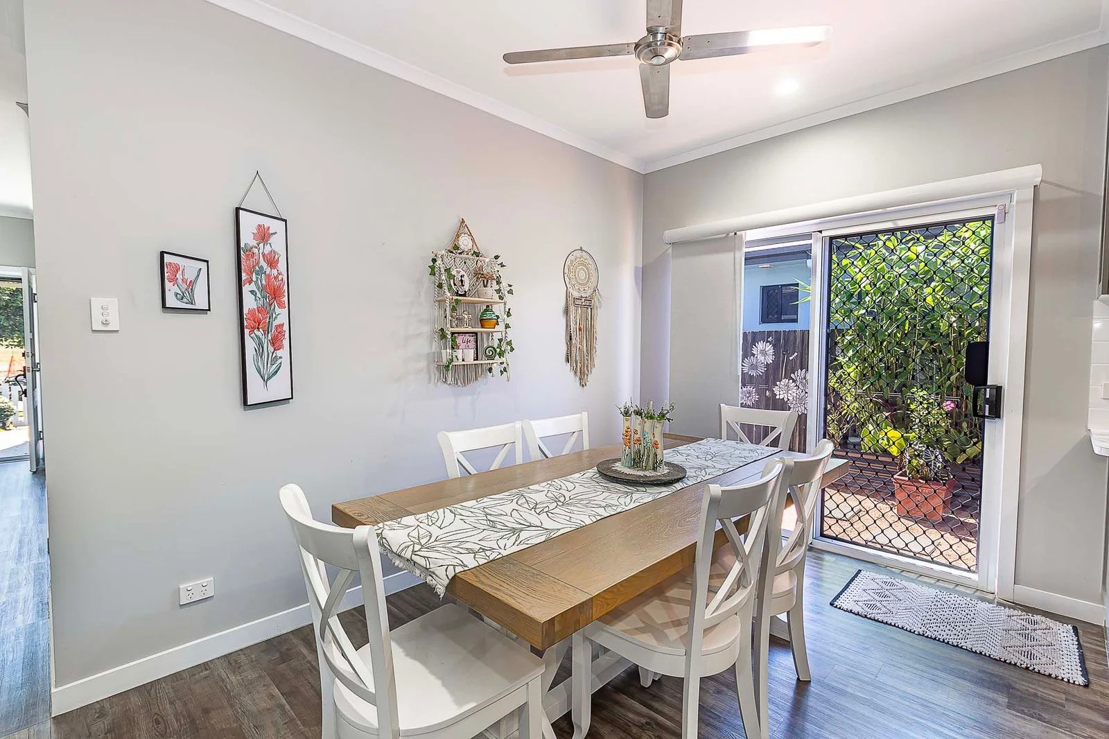 96 Greater Ascot Avenue, Shaw QLD 4818 photo 4