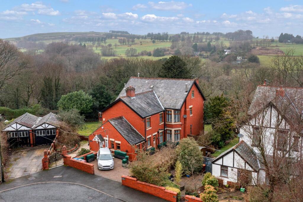 Earnsdale Avenue, Sunnyhurst, Darwen