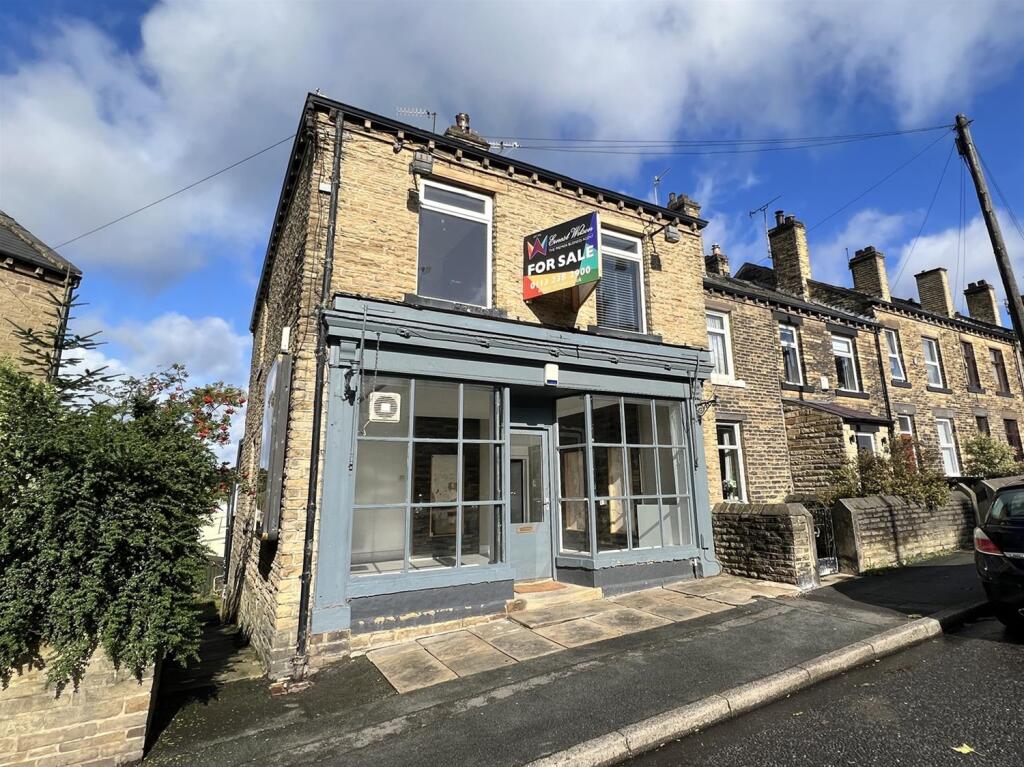 Vacant Unit, Wyke, West Yorkshire