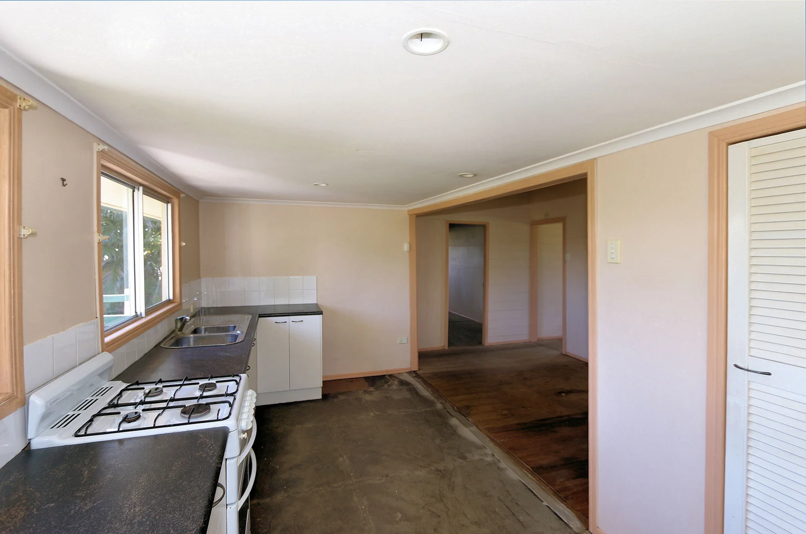 Additional image 6 of 24 Moffatt Street, Burnett Heads QLD 4670