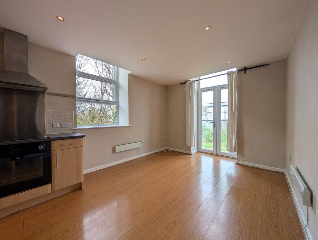 Dockfield Terrace, Shipley, BD17 photo 2