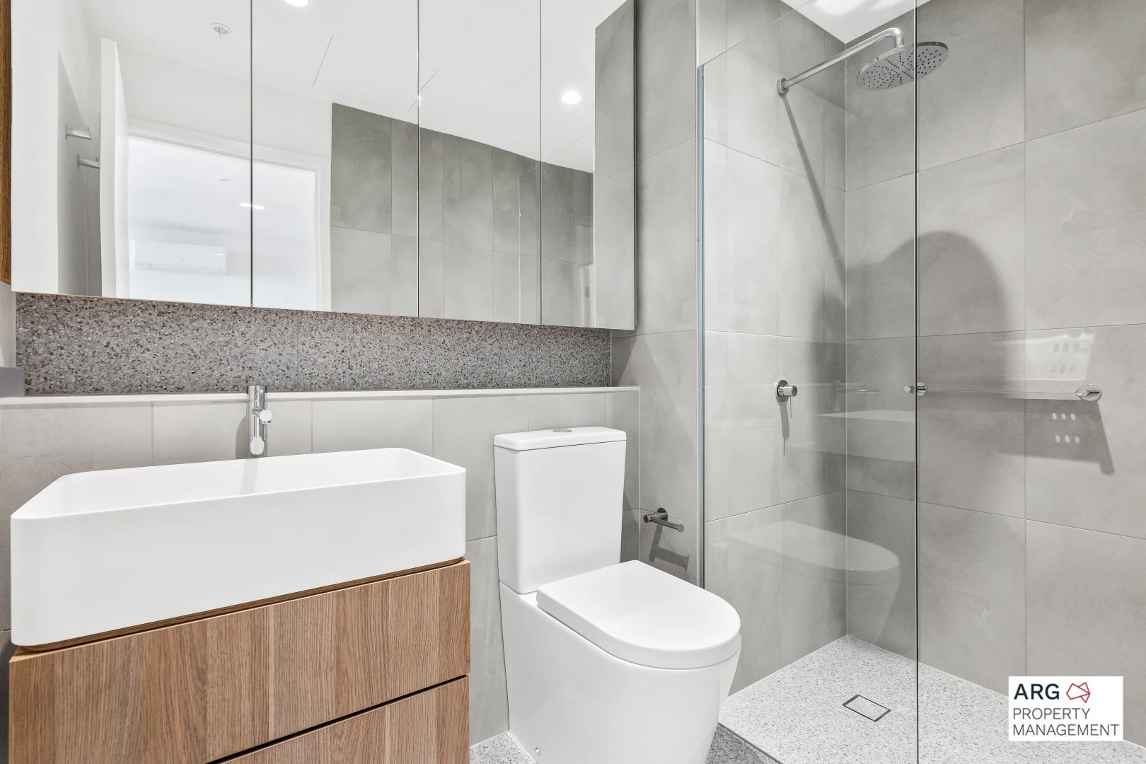 1106/2 Hallenstein Street, Footscray VIC 3011 photo 3
