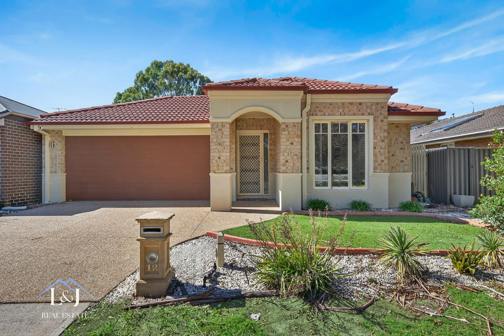 12 CHESTNUT CHASE, Pakenham VIC 3810