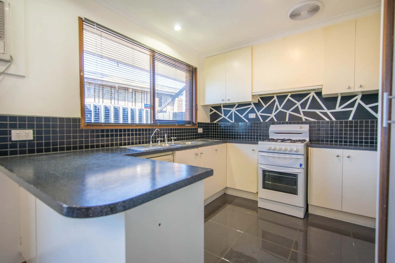 4 Burleigh Road, Melton VIC 3337 photo 2
