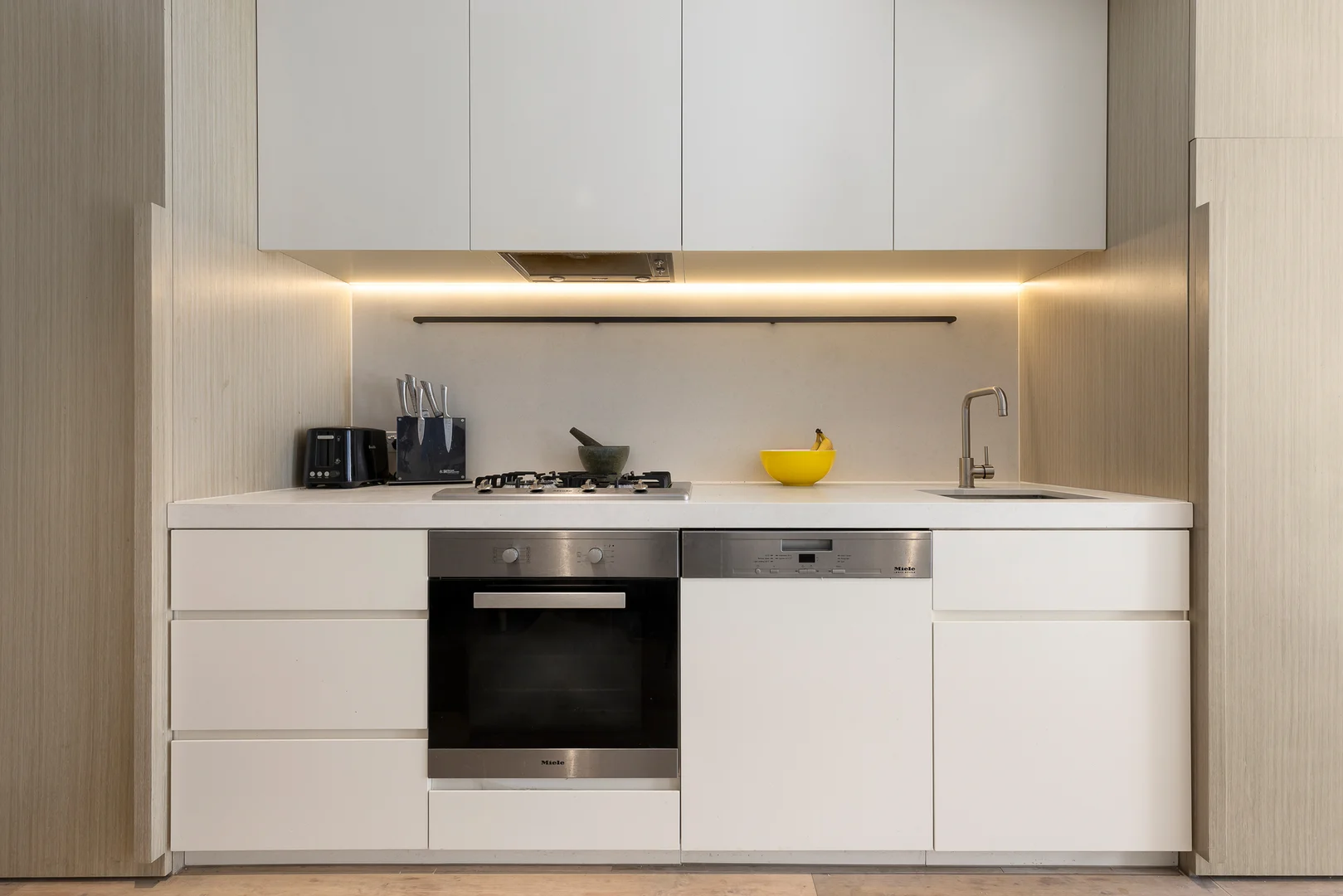Additional image 3 of 1104/450 St Kilda Road, Melbourne VIC 3004