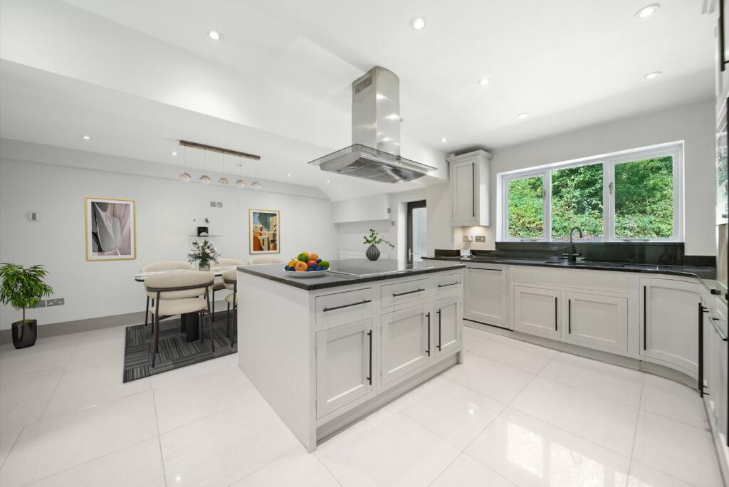 Woodlands Close, Apperley Bridge, West Yorkshire, BD10 photo 4