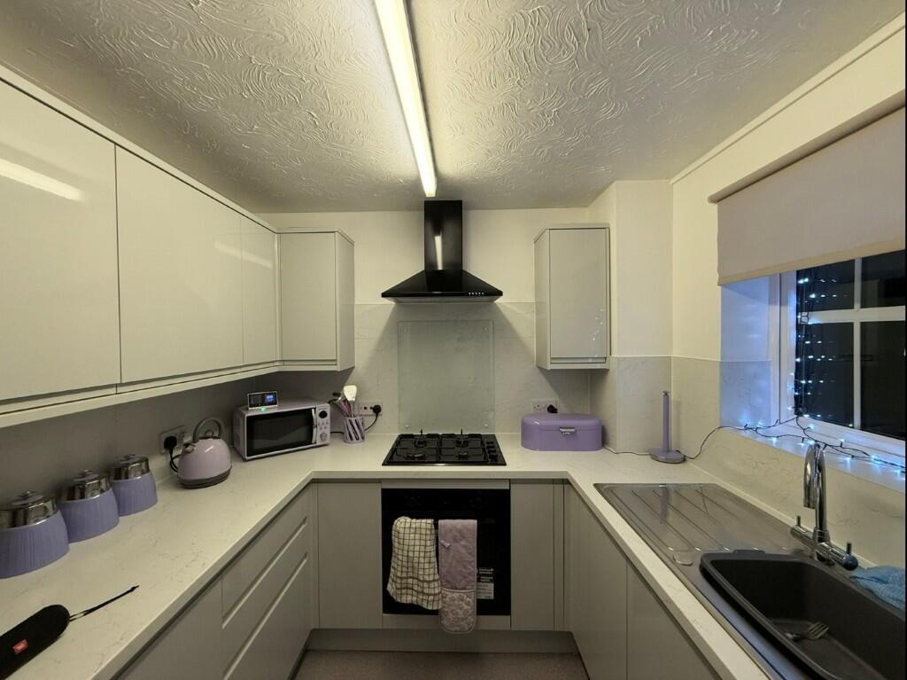 Plover Court, Yeovil photo 3