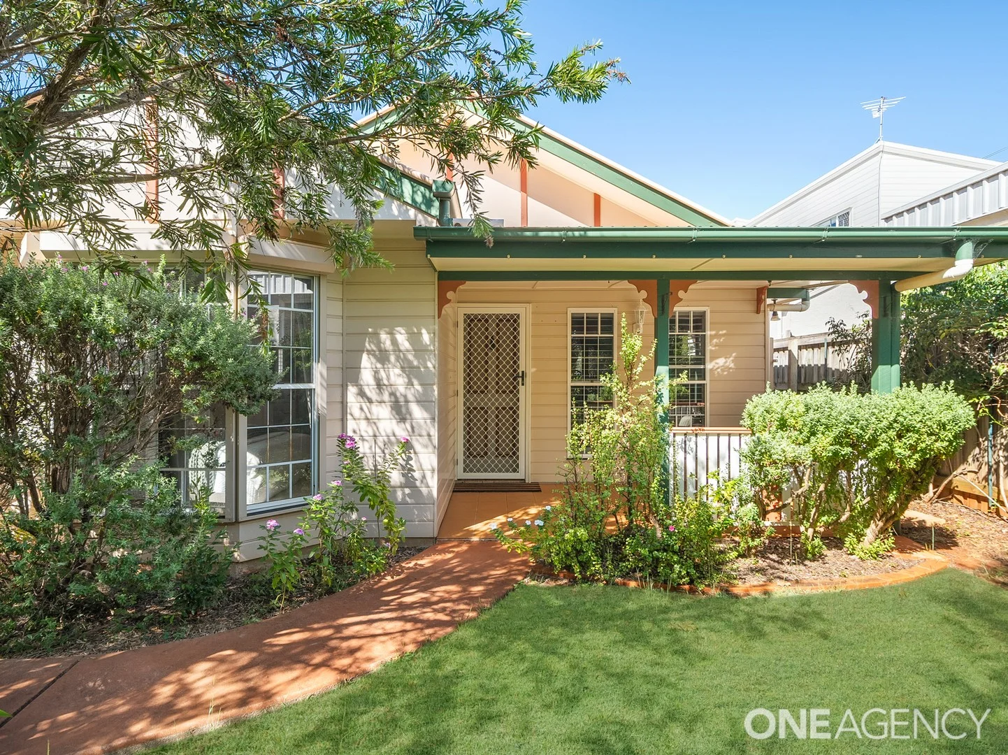 43 Queen Street, Scarborough QLD 4020