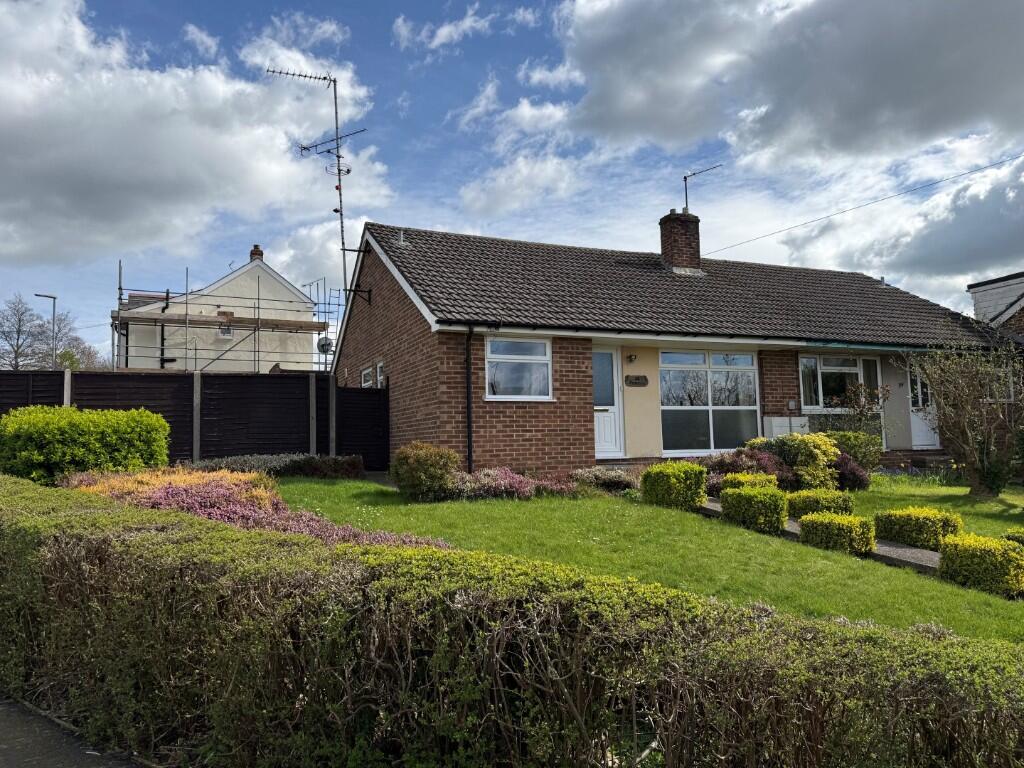 Carisbrooke Gardens, Yeovil