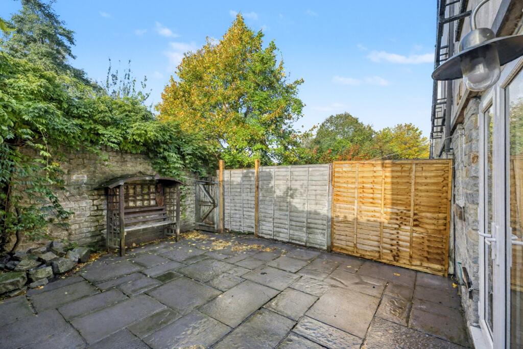 Additional image 3 of Central Wells, walking distance to all facilities